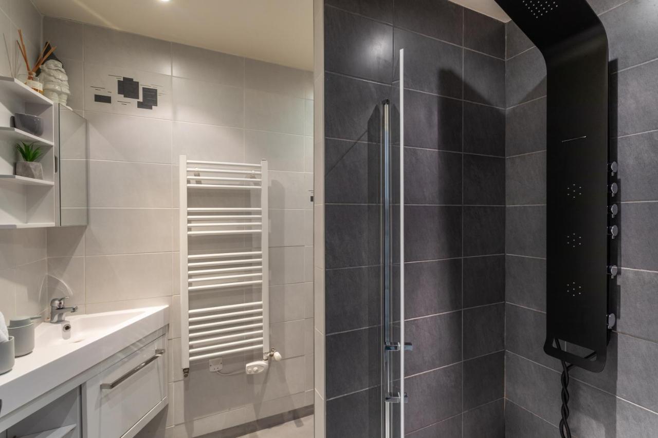 La Villa Du Golf - Avec Piscine Couverte Chauffee Et Jacuzzi Le Tronchet  Екстер'єр фото